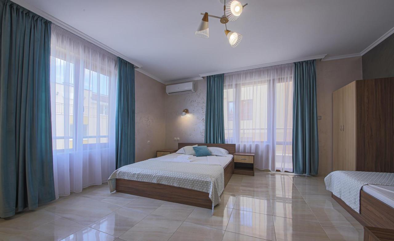 Guesthouse Phoenix Obzor Ngoại thất bức ảnh