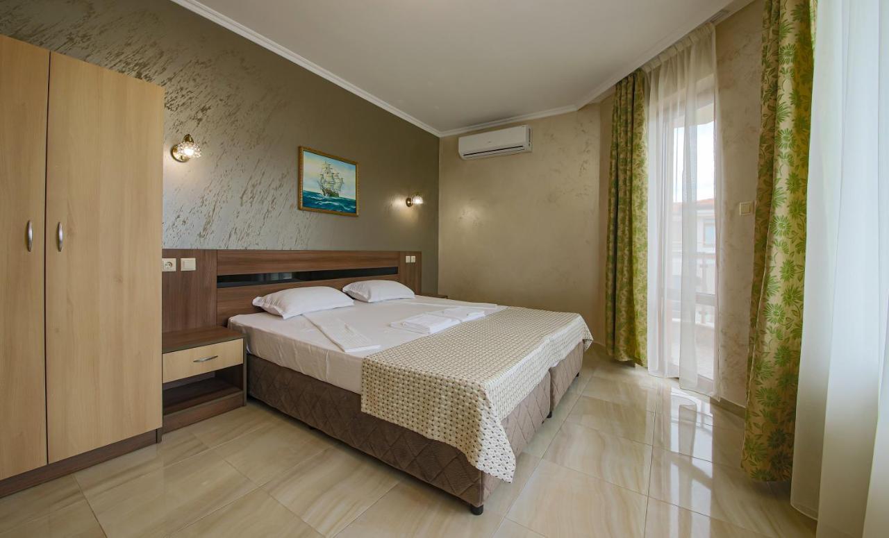 Guesthouse Phoenix Obzor Ngoại thất bức ảnh