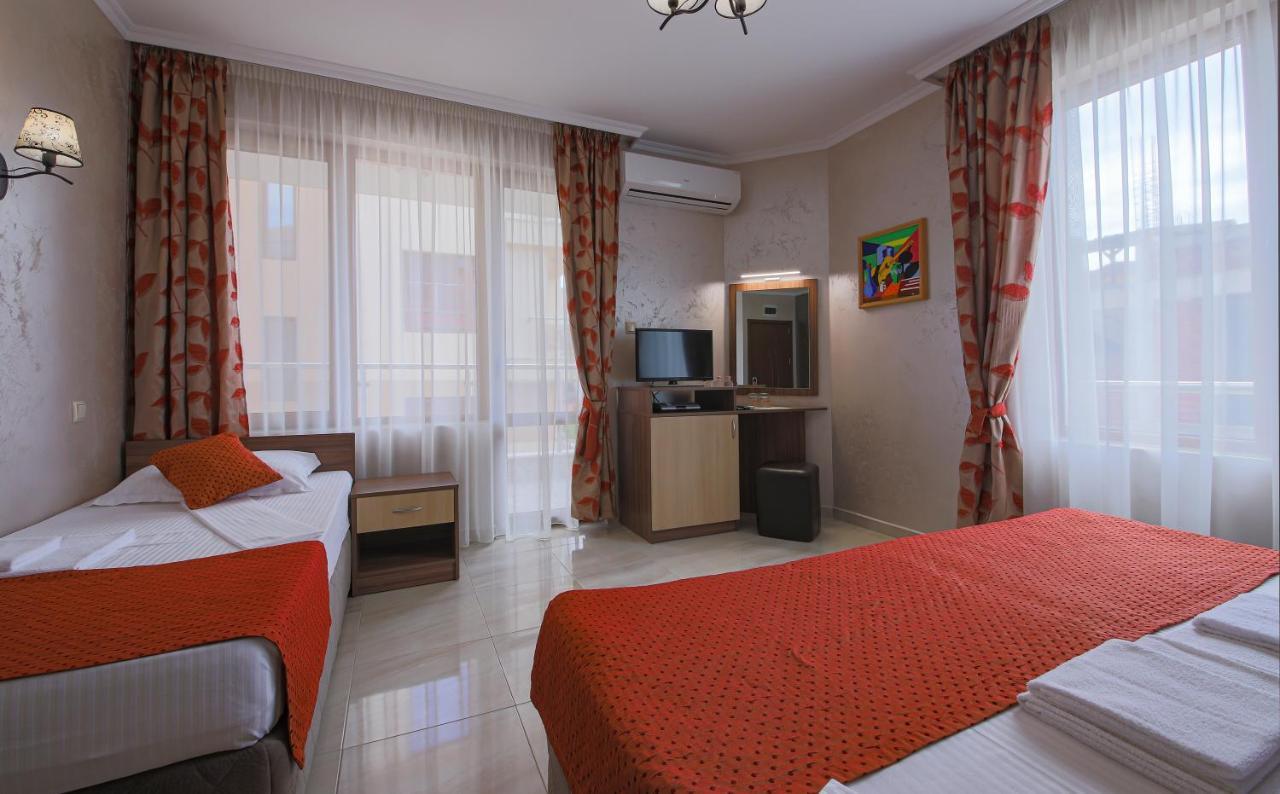 Guesthouse Phoenix Obzor Ngoại thất bức ảnh