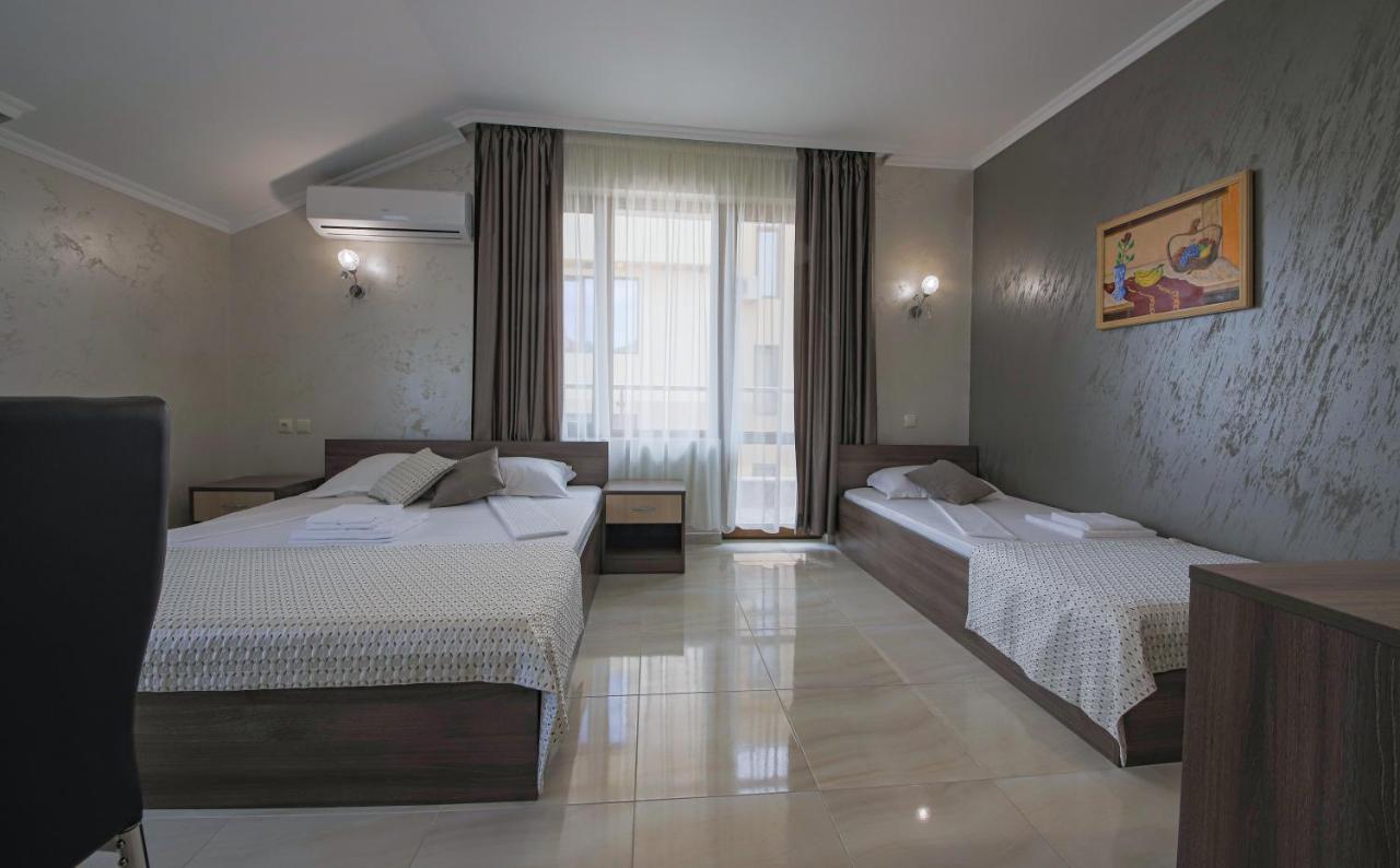 Guesthouse Phoenix Obzor Ngoại thất bức ảnh