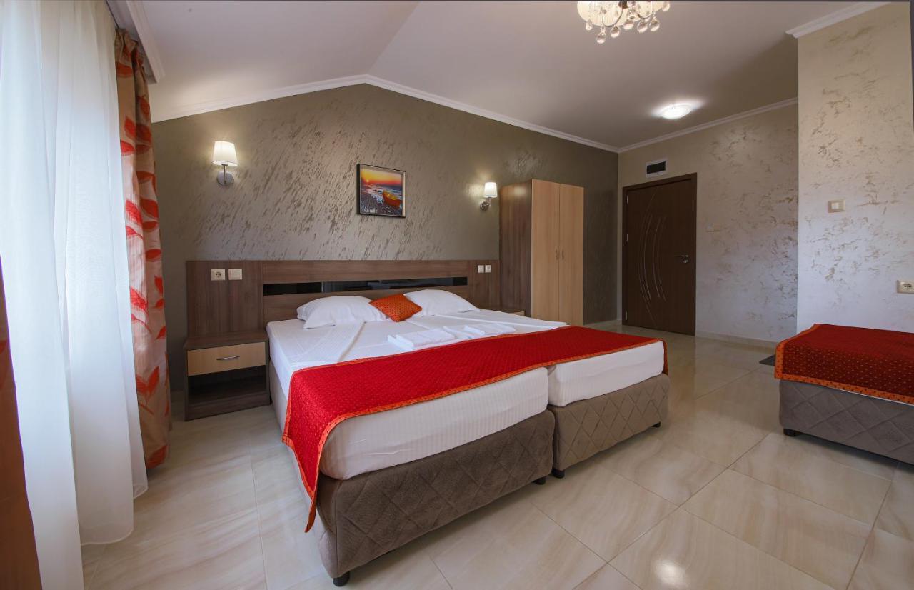 Guesthouse Phoenix Obzor Ngoại thất bức ảnh