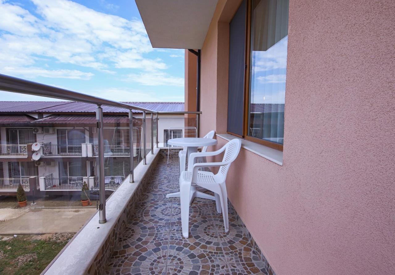 Guesthouse Phoenix Obzor Ngoại thất bức ảnh